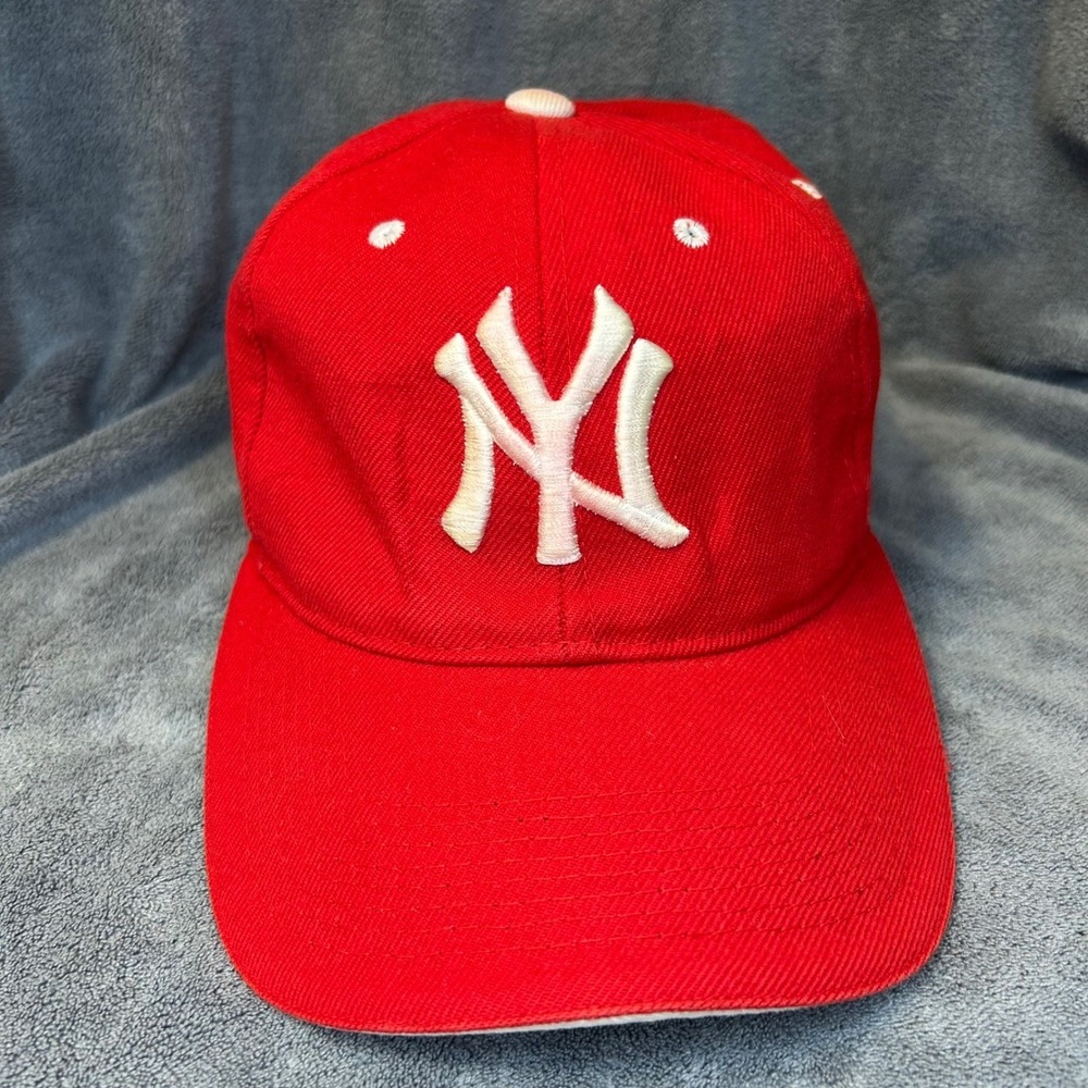 New York Yankees Mens Baseball Hat Red White Embroidered Logo OSFM ACE Cap